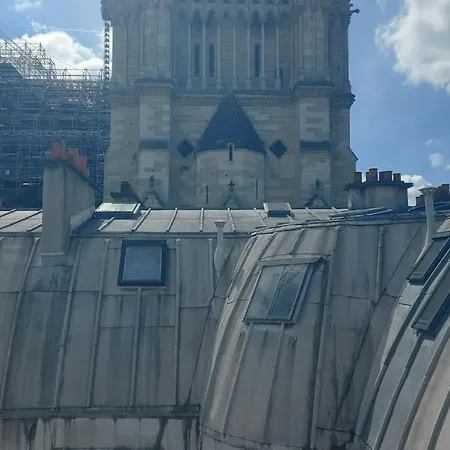Apartment Duplex Notre-dame De Paris
